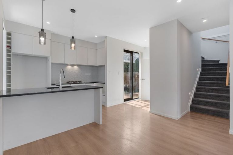 Photo of property in 103c Lynwood Road, New Lynn, Auckland, 0600