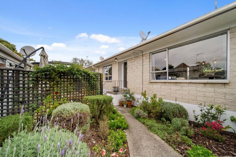 Photo of property in 2/15 Gloaming Place, Conifer Grove, Takanini, 2112