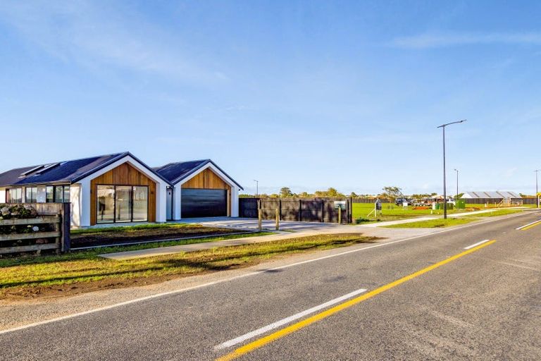 Photo of property in 74 Turuturu Road, Hawera, 4674