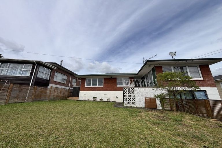 Photo of property in 15 Halberg Street, Papakura, 2110