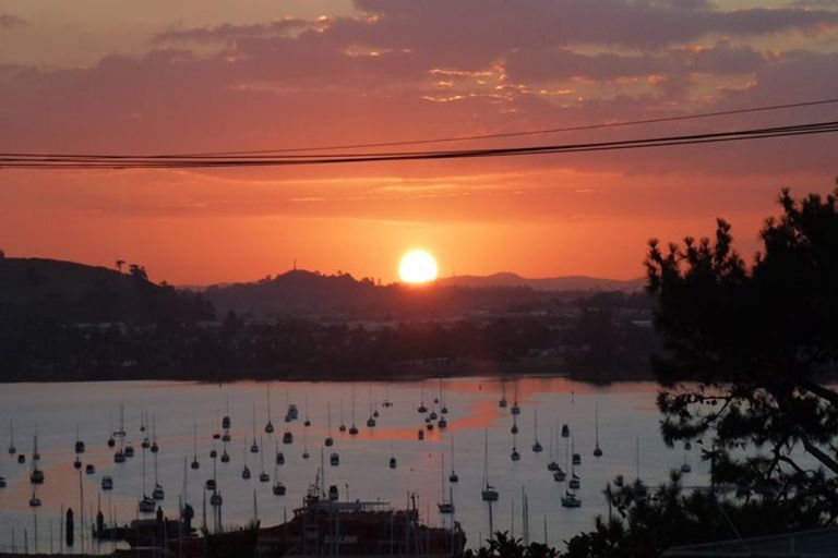 Photo of property in 52a Takutai Avenue, Half Moon Bay, Auckland, 2012