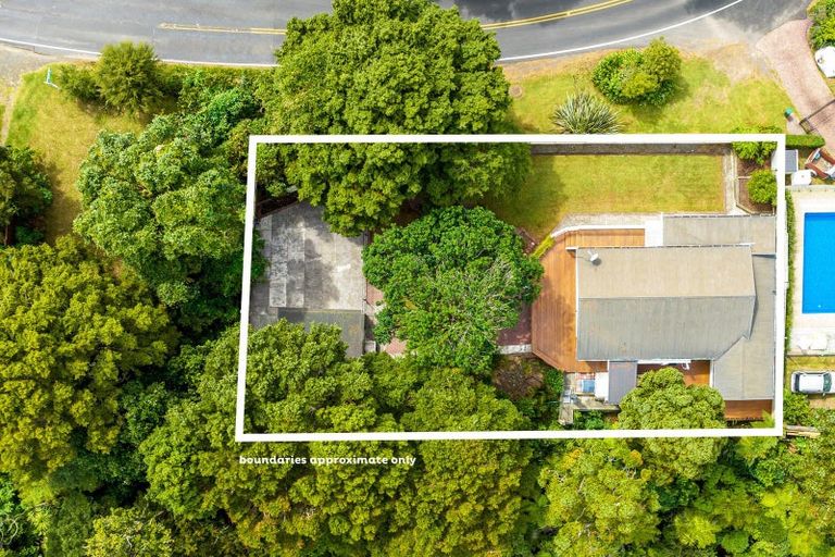 Photo of property in 114 Scenic Drive, Titirangi, Auckland, 0604