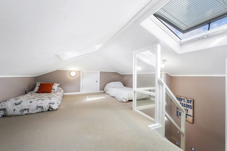 Photo of property in 5 Streatlam Crescent, Strathmore Park, Wellington, 6022