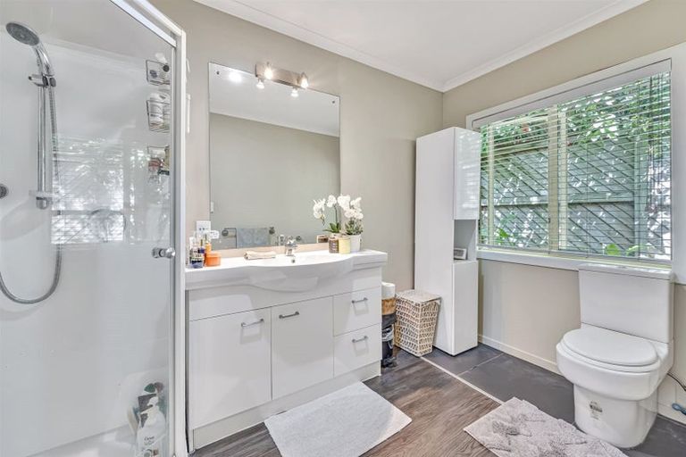 Photo of property in 18 Cinnabar Place, Westgate, Auckland, 0614