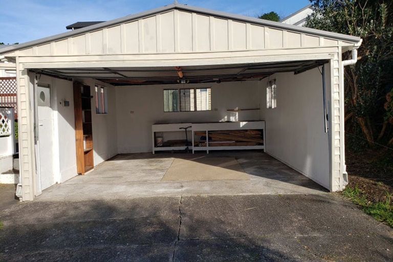 Photo of property in 15 Linwood Avenue, Forrest Hill, Auckland, 0620