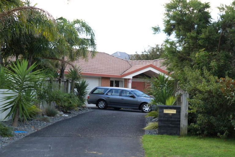 Photo of property in 15 Amadeus Place, Northpark, Auckland, 2013