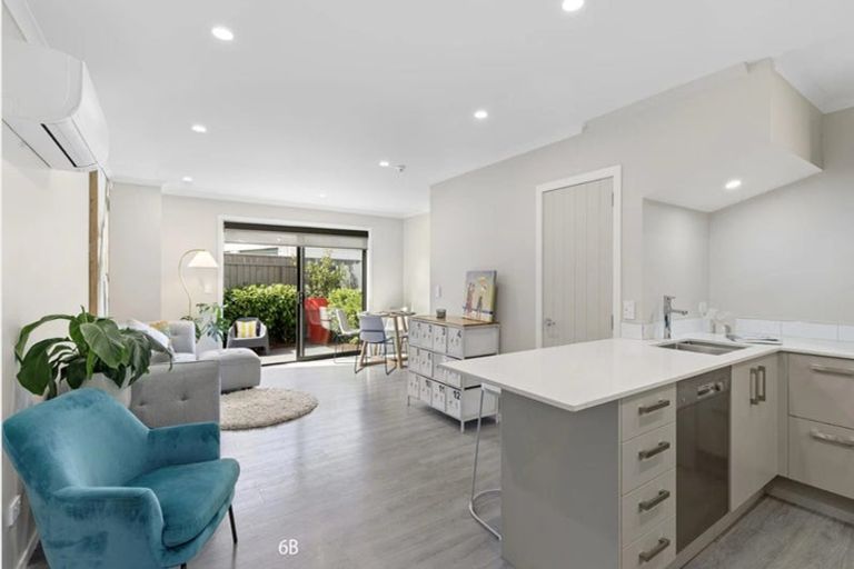 Photo of property in 6b Te Whiti Grove, Waterloo, Lower Hutt, 5011