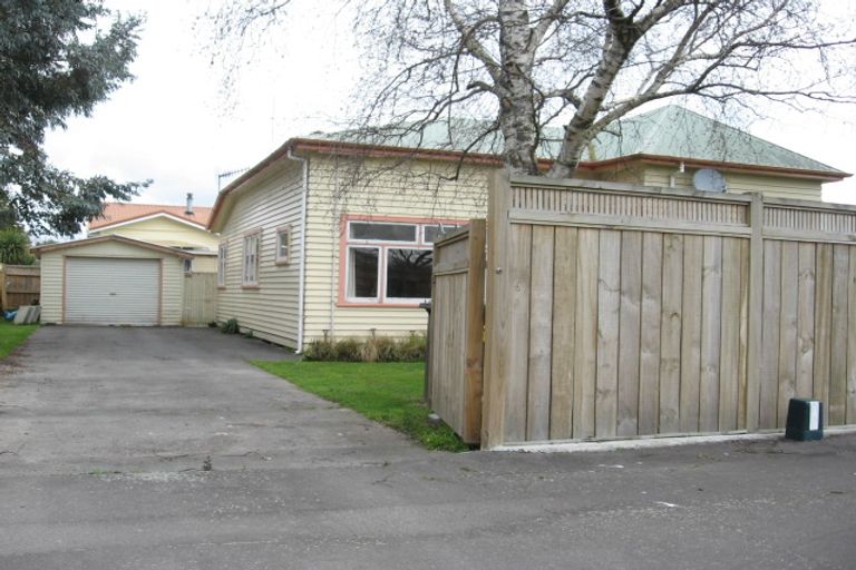 Photo of property in 102 Ferguson Street, West End, Palmerston North, 4412