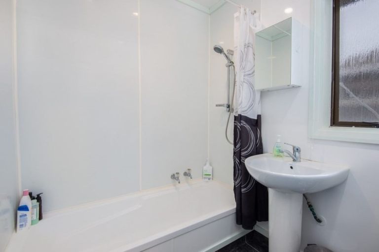 Photo of property in 10 Saint Albans Street, Bradford, Dunedin, 9011