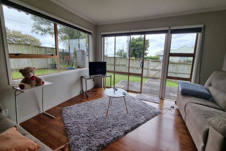 Photo of property in 1/1 Bishopgate Street, Birkdale, Auckland, 0626
