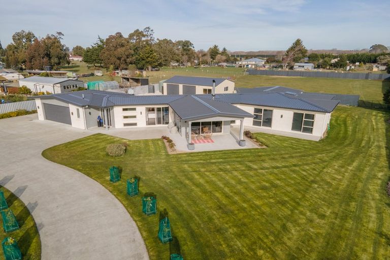 Photo of property in 27 King Street, Pareora, 7912