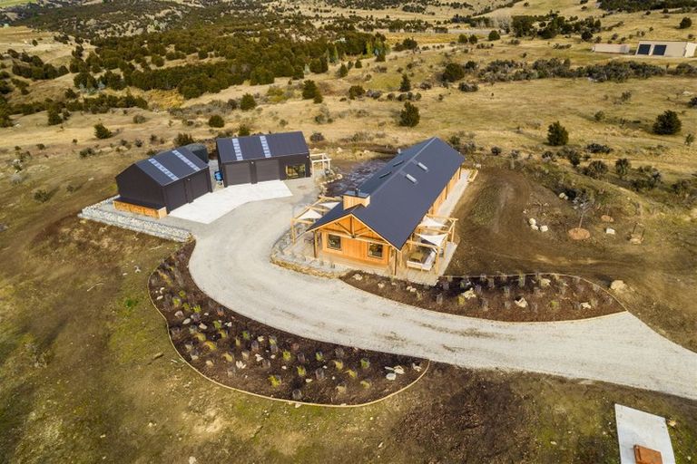 Photo of property in 12 Miharo Lane, Queensberry, Cromwell, 9383