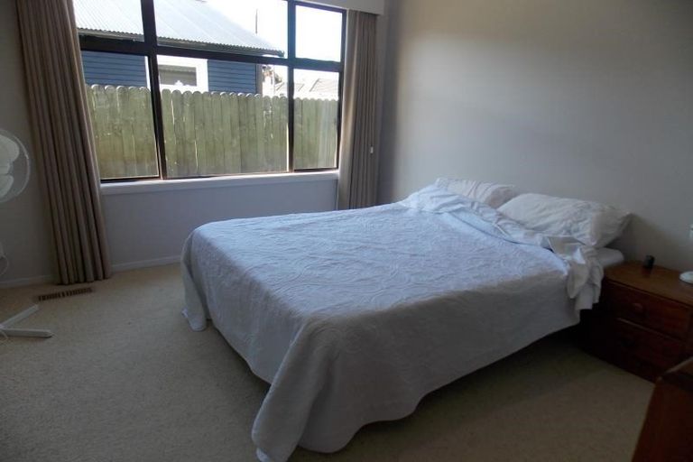 Photo of property in 10 Fernlea Avenue, Karori, Wellington, 6012