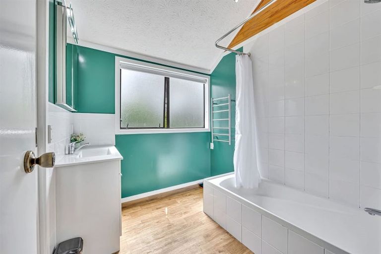 Photo of property in 38 Eugenia Rise, Totara Heights, Auckland, 2105