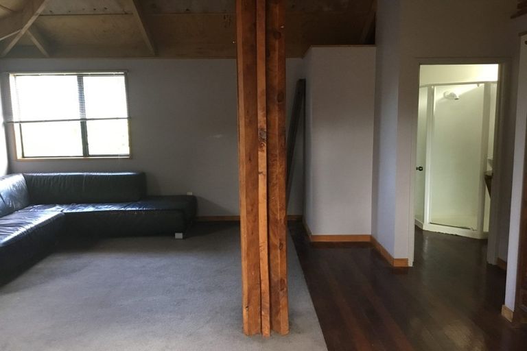 Photo of property in 1049 Scenic Drive North, Swanson, Auckland, 0816