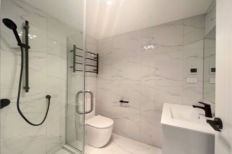 Photo of property in 2/13 Grove Lane, Pakuranga, Auckland, 2010