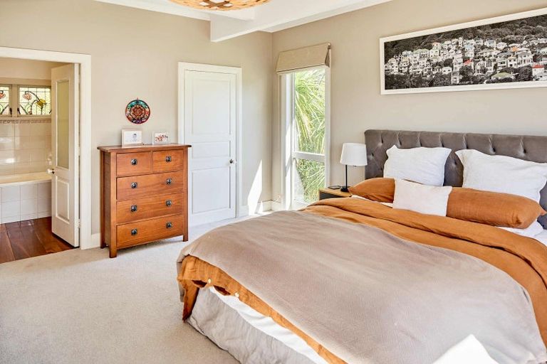 Photo of property in 89 Paremata Road, Paremata, Porirua, 5024