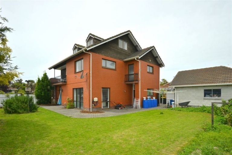 Photo of property in 15 Sawtell Place, Northcote, Christchurch, 8052