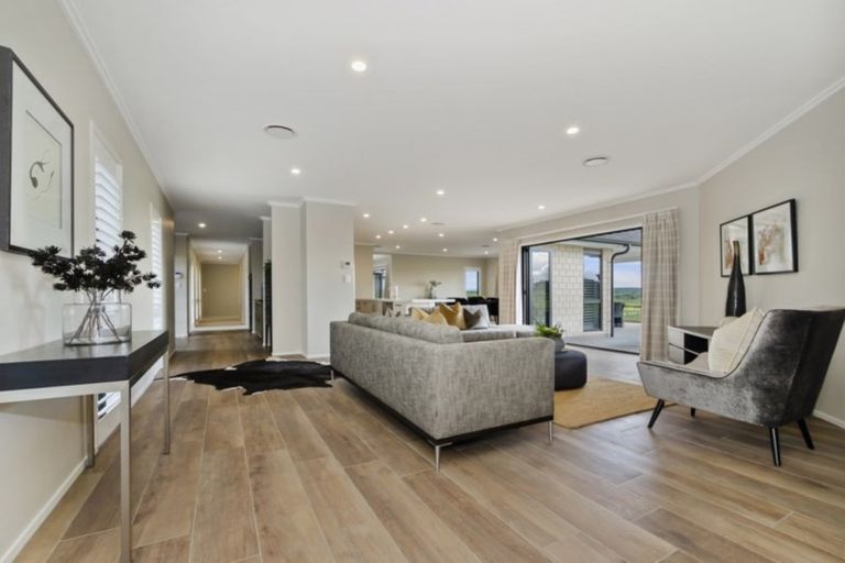 Photo of property in 80 Ewen Place, Karaka, Papakura, 2580