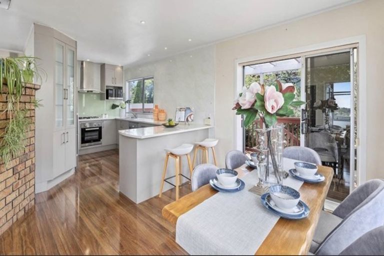 Photo of property in 16 Colin Wild Place, Glenfield, Auckland, 0629