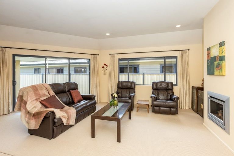 Photo of property in 17 Napier Street, Jervoistown, Napier, 4112