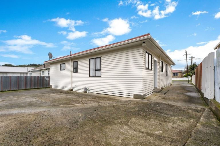 Photo of property in 5 Ashforth Street, Wainuiomata, Lower Hutt, 5014