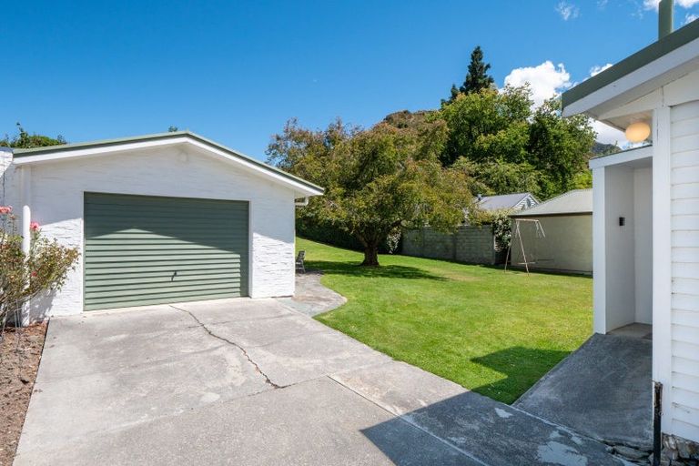 Photo of property in 14 Caernarvon Street, Arrowtown, 9302