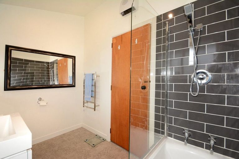 Photo of property in 24 Lock Street, Saint Clair, Dunedin, 9012