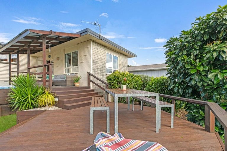 Photo of property in 32 Woodford Avenue, Brookfield, Tauranga, 3110