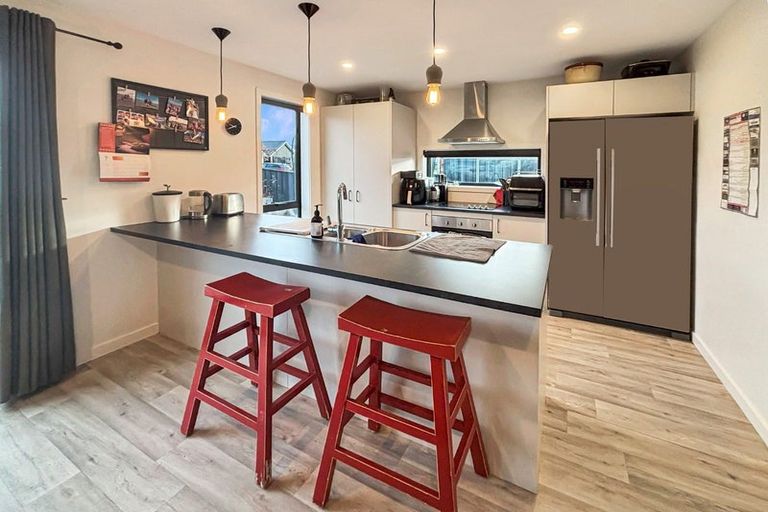 Photo of property in 16 Smitham Drive, Cromwell, 9310