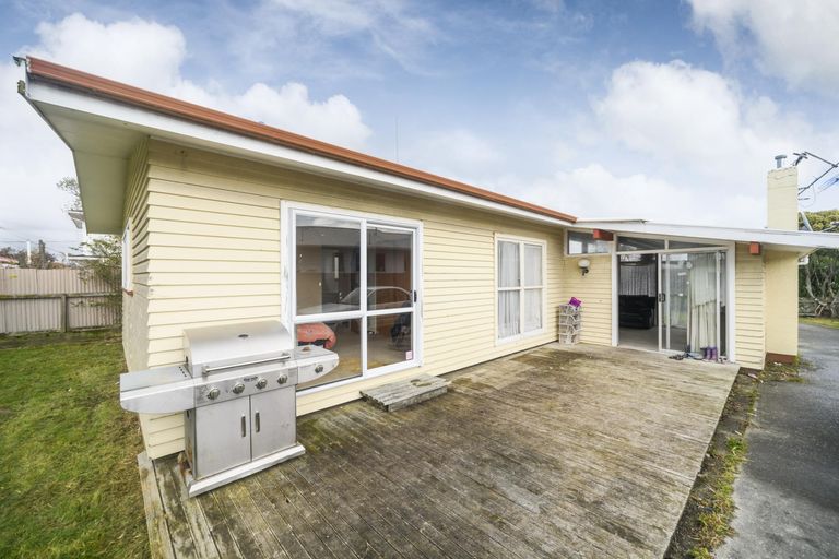 Photo of property in 73 Lockhart Avenue, Milson, Palmerston North, 4414