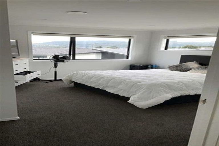 Photo of property in 7 Desert Gold Lane, Wallaceville, Upper Hutt, 5018