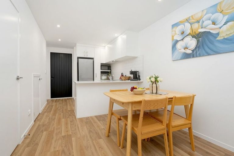 Photo of property in 22 Tokai Place, Glen Eden, Auckland, 0602