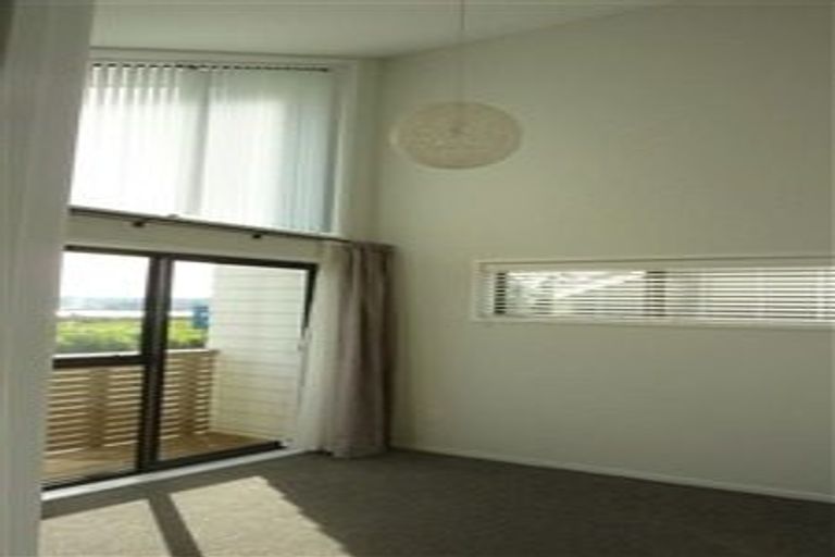 Photo of property in 12 Teal Way, Hobsonville, Auckland, 0616