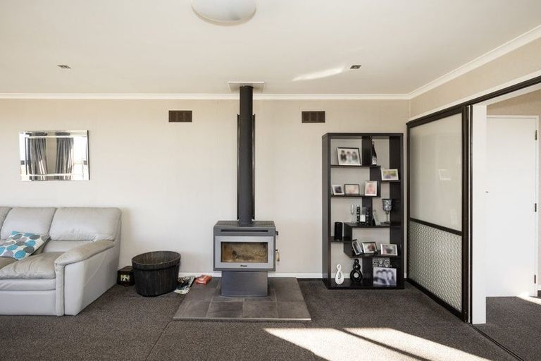 Photo of property in 2 Solway Street, Holmes Hill, Oamaru, 9401