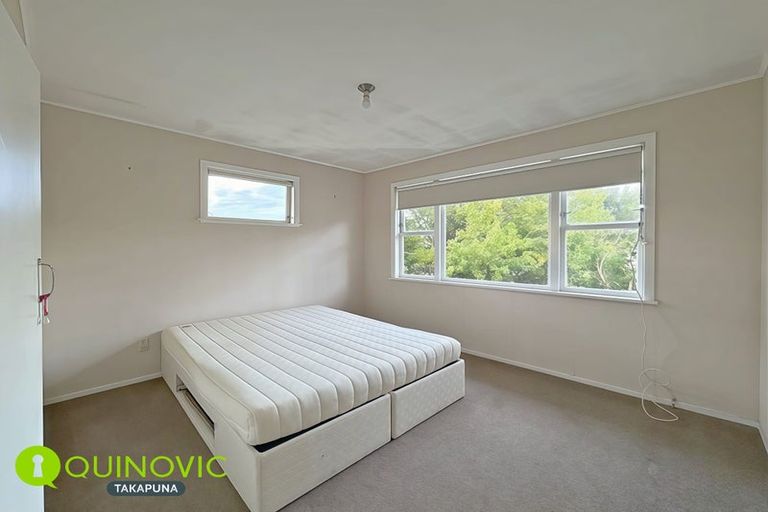 Photo of property in 1 La Trobe Street, Pakuranga Heights, Auckland, 2010