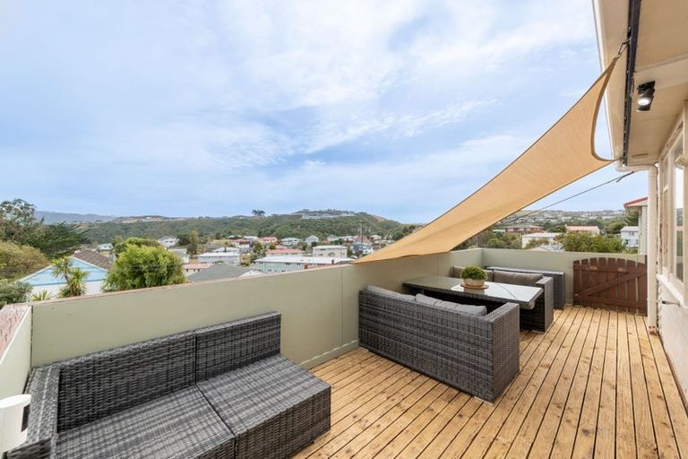 Photo of property in 11 Dorset Grove, Cannons Creek, Porirua, 5024