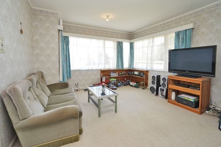 Photo of property in 24 Oxford Street, Fairfield, Hamilton, 3214