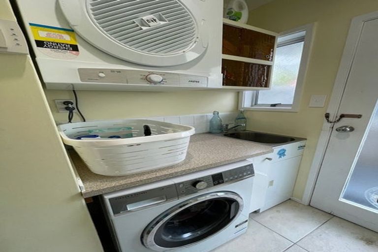 Photo of property in 1/10 Bryers Place, Bayview, Auckland, 0629