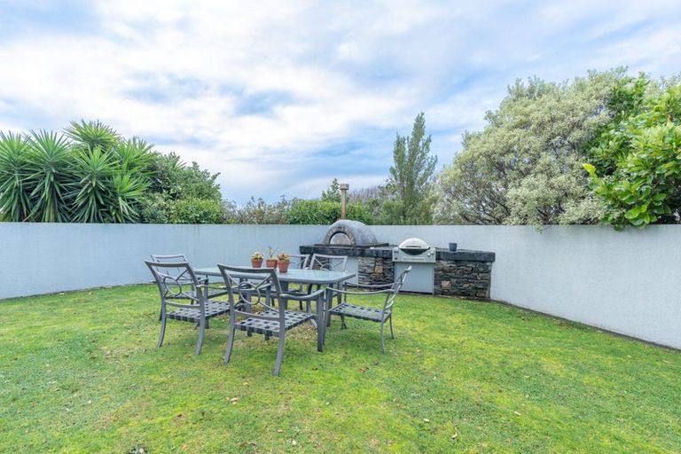 Photo of property in 1 Wigan Place, Hokowhitu, Palmerston North, 4410