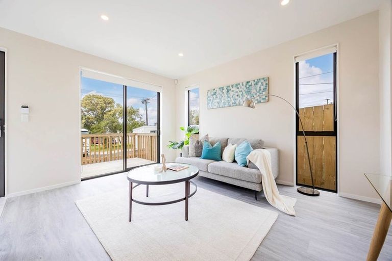 Photo of property in 1/36 Tiroroa Avenue, Te Atatu South, Auckland, 0610