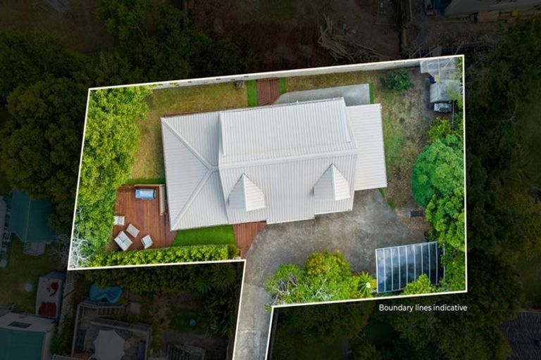 Photo of property in 8a Aplin Place, Birkdale, Auckland, 0626