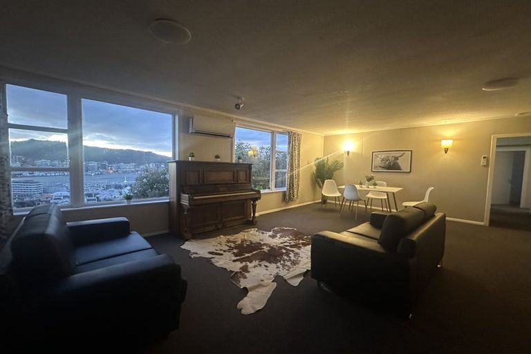 Photo of property in 11 Vogel Street, Mount Victoria, Wellington, 6011