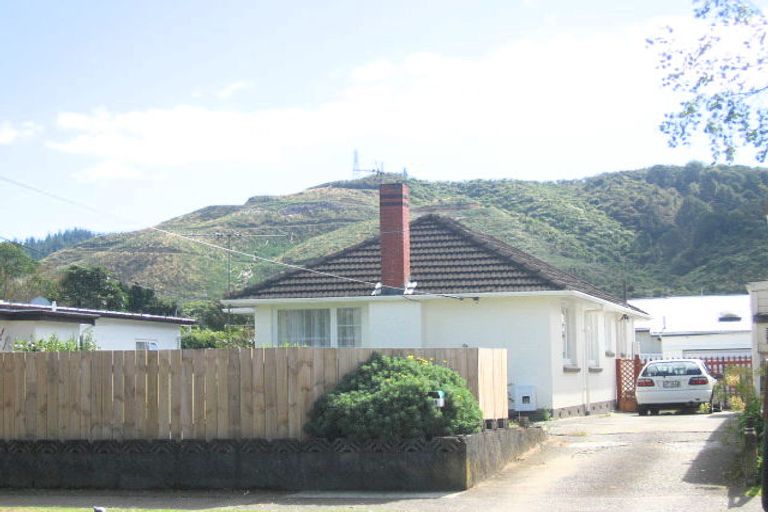 Photo of property in 19 Victoria Street, Ebdentown, Upper Hutt, 5018