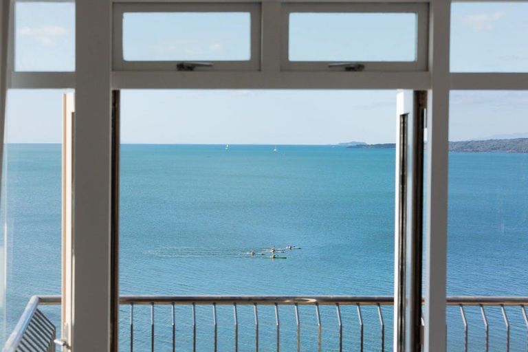 Photo of property in 2/6 Saint Leonards Road, Hauraki, Auckland, 0622