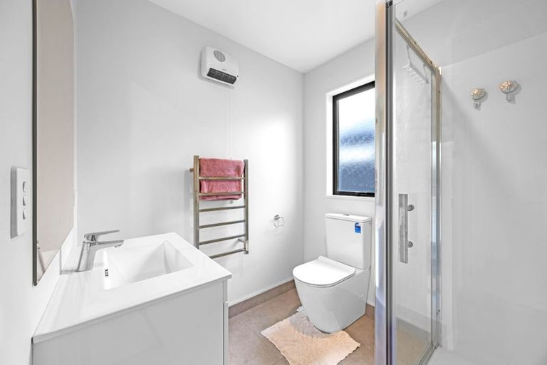 Photo of property in 15 Jean Batten Lane, Rolleston, 7615