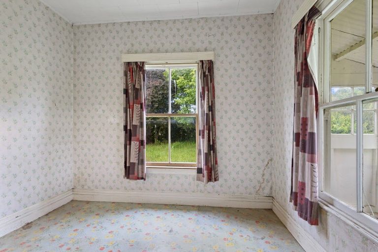 Photo of property in 8 Davison Road, Rotherham, 7379