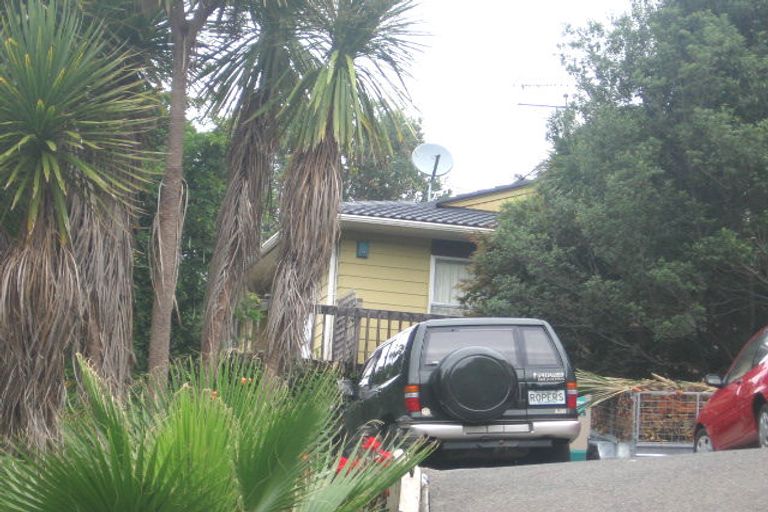 Photo of property in 17 Embassy Place, Glenfield, Auckland, 0629
