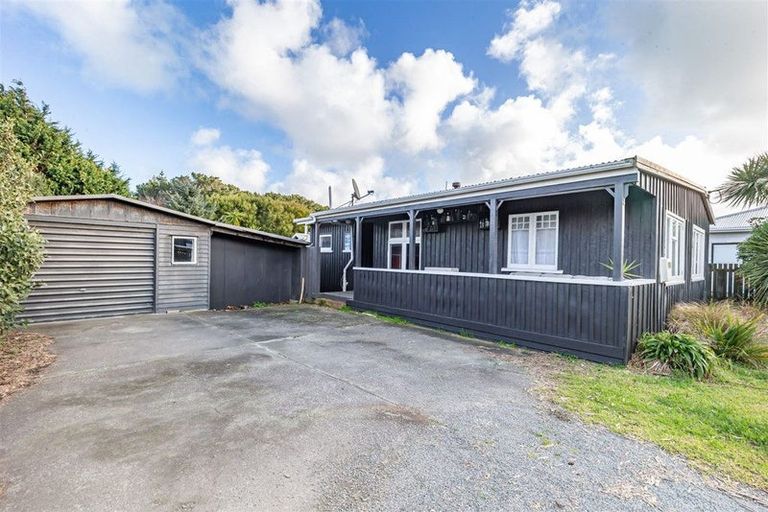 Photo of property in 619 Waitarere Beach Road, Waitarere Beach, Levin, 5510