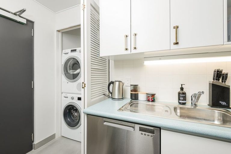 Photo of property in 4/245 Montreal Street, Christchurch Central, Christchurch, 8013